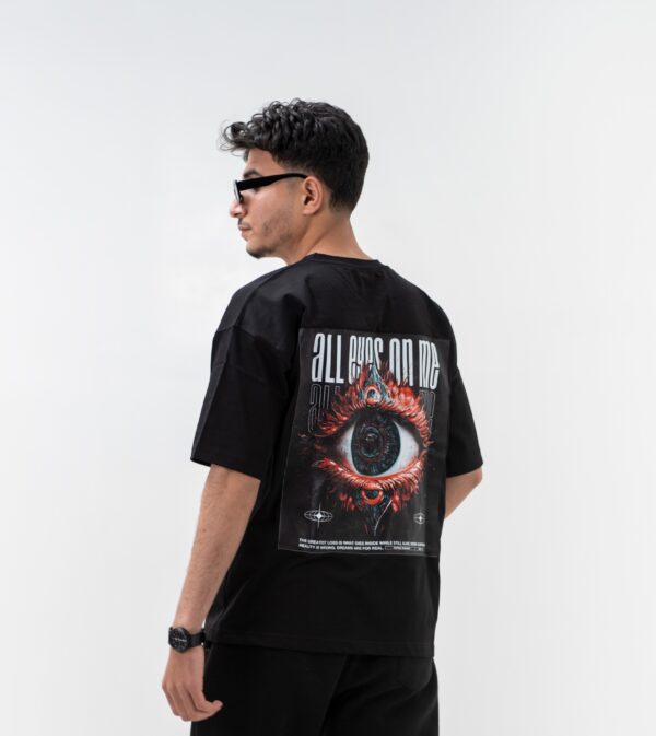 All eyes on me